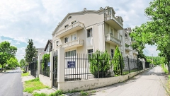 OPREZ! PAŽLJIVO BIRAJTE DOM ZA STARE, MNOGI RADE BEZ LICENCE Spolja gladac a unutra jadac