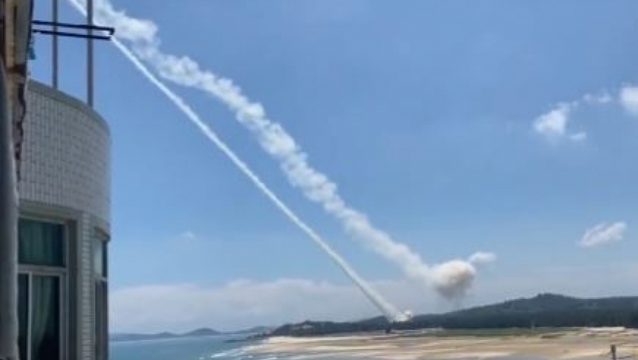 NAPETOST U AZIJI NA VRHUNCU! Kina lansirala 11 balističkih raketa (VIDEO)