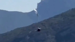 IZVUKAO SE U POSLEDNJOJ SEKUNDI Brza reacija američkog paraglajdera spasla ga sigurne smrti (VIDEO)