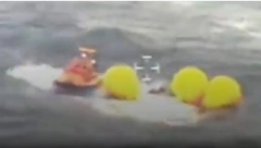 OVAJ ČOVEK JE PREŽIVEO 16 SATI ISPOD POVRŠINE OKEANA Evo kako mu je to pošlo za rukom