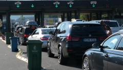 VOZAČI, SAMO BEZ NERVOZE Na pojednim prelazima čeka se i po tri sata