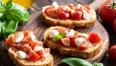 SPREMITE BRUSKETE SA PEČENOM PAPRIKOM Lagana večera koja se brzo pravi