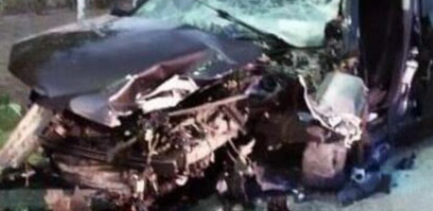 OD SILINE UDARCA ODLETELA VRATA AUTOMOBILA Evo u kakvom je stanju maloletnik iz Kaluđerice koji se jutros zakucao u betonski stub