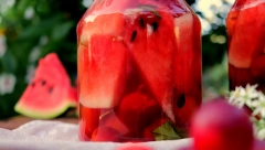 KAKO DA ODABERETE NAJSLAĐU LUBENICU? Prodavci dali jasan odgovor zašto se lubenica ne jede u maju i junu?!