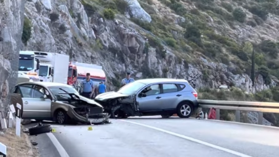 TEŽAK UDES KOD DUBROVNIKA Povređeno više osoba, na mestu nesreće intervenisali su i vatrogasci (VIDEO)