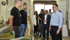 PETKOVIĆ U LEPOSAVIĆU Direktor Kancelarije za KiM obišao braću Milojević, nastavili očev posao (FOTO)