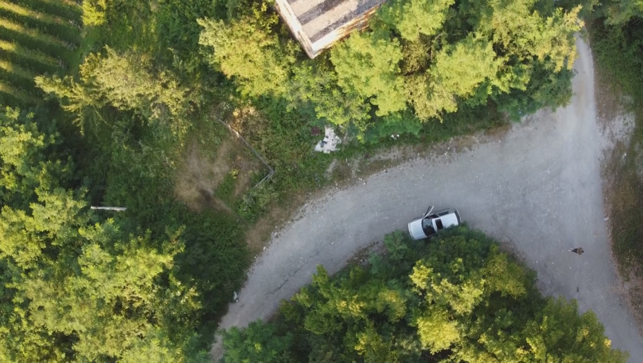 "LJUBAVNA KRIVINA" KOD IVANJICE NADALEKO JE POZNATA Meštani sela Pećine muče muku sa tajnim ljubavnicima koji iza sebe ostavljaju svašta (FOTO)