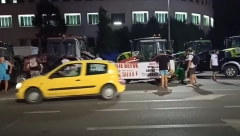 DVADESETAK TRAKTORA BLOKIRA NOVI SAD Predvode ih isti oni koji su rasprodali svoja gazdinstva