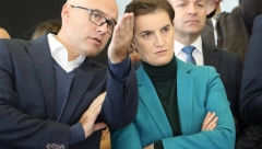 DANAS SEDNICA PREDSEDNIŠTVA SNS: ANA - MILOŠ  50 : 50 Brnabićeva i Vučević imaju izjednačene šanse za mandatara