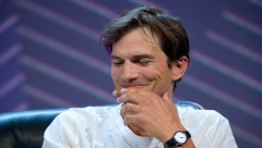 EŠTON KUČER IZGUBIO VID, SLUH I RAVNOTEŽU: Vaskulitis, autoimuna bolest s kojom se bori legendarni glumac napada jednu grupu ljudi