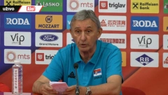 SVETISLAV PEŠIĆ SE OBRATIO NACIJI Trpeo sam kritike i vređanja i pre 20 godina, zahvalio sam se Teodosiću kao i on meni