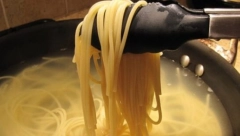 POJAVIO SE FANTASTIČAN TRIK Probajte da skuvate špagete bez vode, rezultat je sjajan, oduševićete se