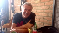 ISPLIVALA STARA FOTOGRAFIJA VODITELJA Evo kako je Dragan Marinković izgledao u mladosti, KOMENTARI PLJUŠTE (FOTO)