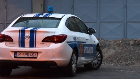 OTEO DRUGARICI TELEFON, PA JOJ TRAŽIO NOVAC DA NE OBJAVI SLIKE Otac pretukao osnovca u Podgorici jer mu je ucenjivao ćerku fotografijama