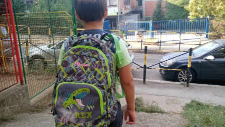 ISPOVEST SRPKINJE ČIJE JE DETE PROŠLO KROZ PAKAO "Aleksandar nosi naočare od svoje druge godine, nikad mu niko ništa ružno nije rekao povodom toga"