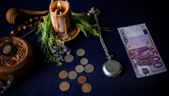 NAŠI STARI SU SE KLELI U OVAJ NAČIN PRIVLAČENJA NOVCA Neka besparica postane prošlost, pare će se slivati u vaš džep!