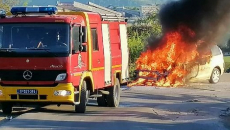 DRAMA U ŽARKOVU Auto se zapalio u toku vožnje (VIDEO)