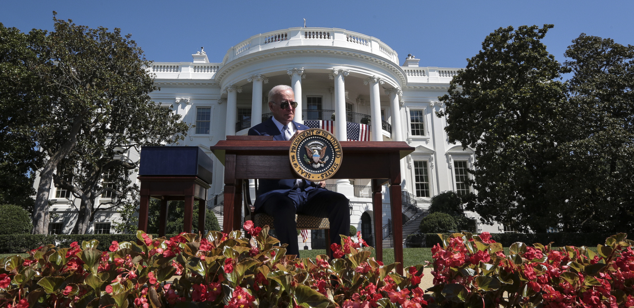 ŠTA SE TO DEŠAVA U AMERICI? Sve je u padu, crni maj za SAD