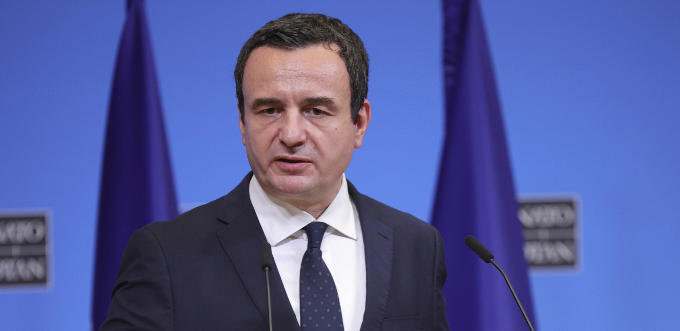 KURTI DOBIO PO NOSU! "Sve se završava suzavcem u parlamentu!"