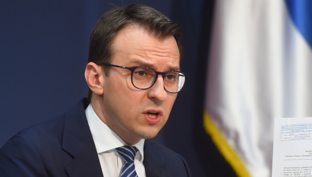 "SVI KURTIJEVI MEDIJI BI VAM POZAVIDELI" Petković razvalio "Danas": Srbi strepe šta im donosi jutro, a vi se rugate!