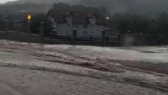 NEVREME ŠIROM SRBIJE Olujni vetar, kiša, padaju ledenice u mnogim gradovima (FOTO/VIDEO)