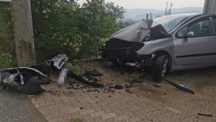 JEZIVA SAOBRAĆAJNA NESREĆA U ČAČKU! Vozač udario u betonski zid, poginuo na licu mesta (FOTO)