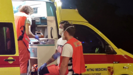 TRAGEDIJA U HRVATSKOJ Kamion pokosio tri devojke na trotoaru, jedna poginula