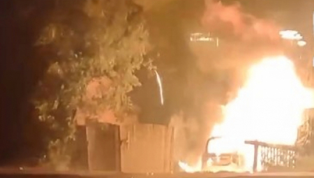 DETALJI NAPADA NA FRIZERSKI SALON Muškarac dotrčao do lokala, razbio stakla čekićem i bacio bombu!