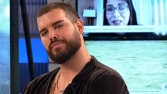 OD NJEGA POTIČU ADAKTAROVI Adam prvi put pokazao uspomene, njegovu majku i tetku nema šanse da prepoznate (FOTO)