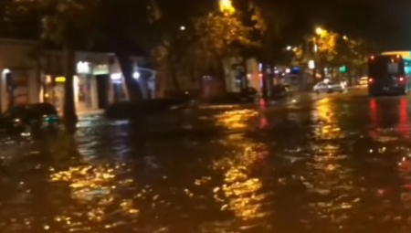 HIT SNIMAK NAKON NEVREMENA U NOVOM SADU Šta to radi ovaj čovek? Cela Srbija u neverici (VIDEO)