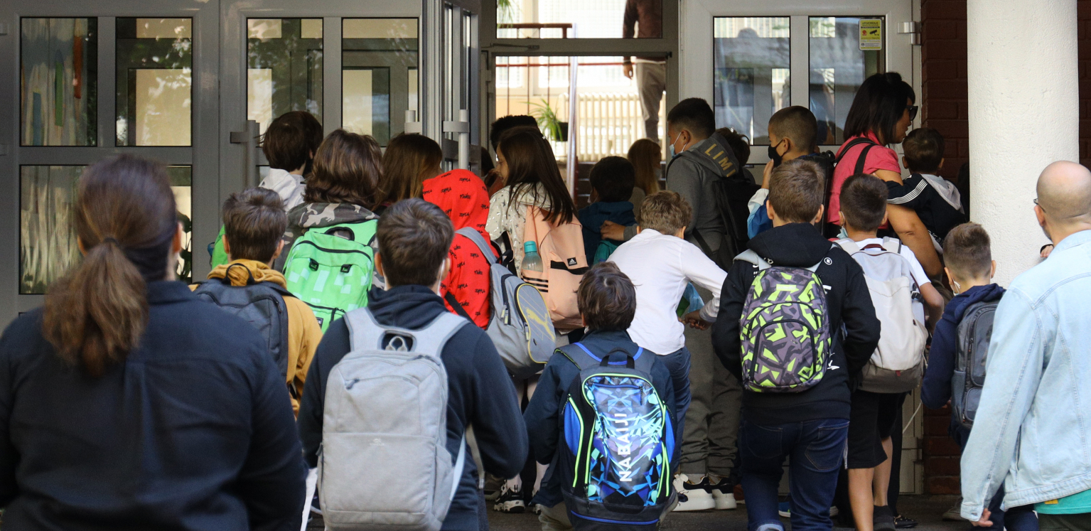 VEĆI RASPUST ZA ĐAKE? Ministarstvo prosvete objavilo zvanični školski kalendar za 2024. godinu