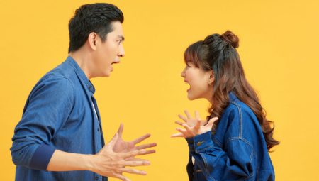 NIJE ZNAO KAKO MU SE DEVOJKA ZOVE Video njenu ličnu kartu pa ostao u šoku!