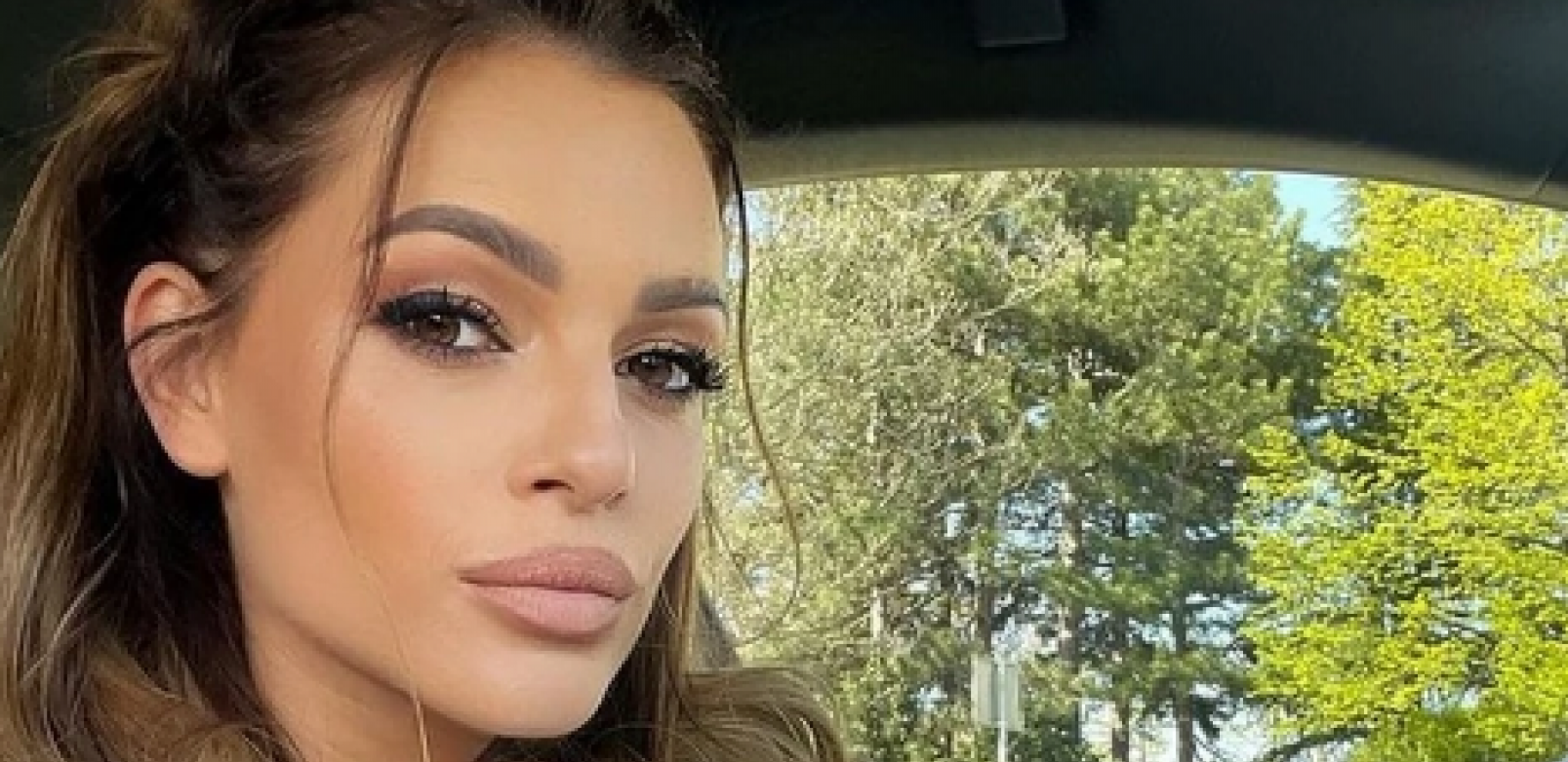 PRAVA BOMBA! Jelena Kostov posle porođaja izgleda brutalno, objavila fotku u peškiru, usijala društvene mreže (FOTO)