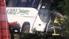 JEDNA OSOBA POGINULA, OSAM HOSPITALIZOVANO Teška saobraćajna nesreća kod Vranja (FOTO)