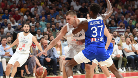 IZ FIBA SE HITNO OGLASILI ZBOG SRBIJE Mi smo zemlja košarke, oboren rekord o kojem drugi mogu da sanjaju (FOTO)