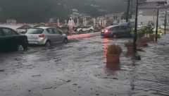 KATAKLIZMA Drama srpskih turista u Grčkoj: "Puca na sve strane, deca plaču"