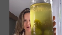 SVI BACAMO VODU OD KISELIH KRASTAVČIĆA, A NE ZNAMO KOLIKO JE KORISNA  Ukrali smo trik za pripremu omiljene hrane i oduševili se