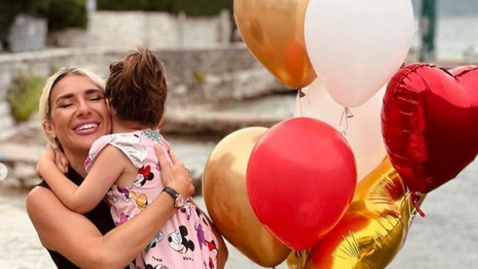 EMOTIVNA PORUKA JOVANE JEREMIĆ TERA SUZE NA OČI: Sine, hvala ti što si me smirila, udostojila i usmerila!