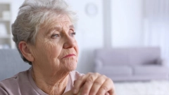 UBILA JE SKORO SVE SVOJE MUŽEVE Baka (85) je poznata kao crna udovica, a momke je nalazila na ovaj način