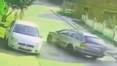 SAM BOG IH JE POGLEDAO Majka i dete pukom srećom izbegli smrt kod Kragujevca! (VIDEO)