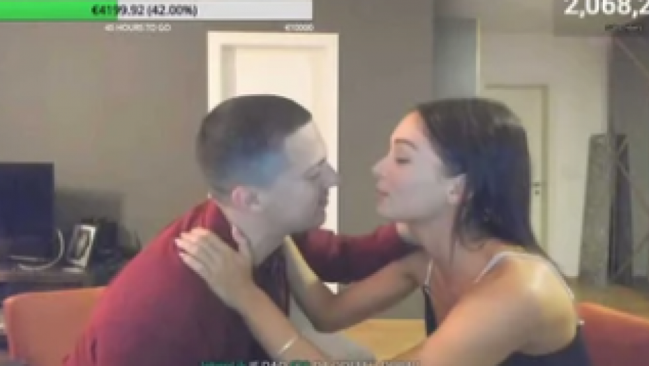 POMIRILI SE BAKA PRASE I ANJA Jutjuber joj priredio nesvakidašnje iznenađenje, ona poklekla, fanovi u delirijumu (FOTO)