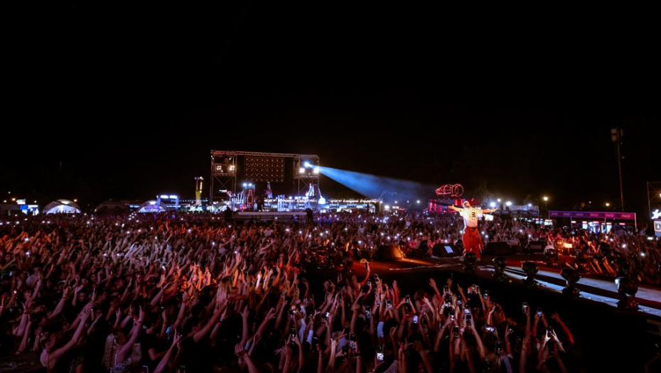 IZGUBIO SE DEČAK NA MUSIC WEEK-U Organizatori odmah prekinuli program