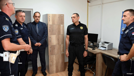 VULIN NAJAVIO: Nastavljamo sa razvojem i unapređenjem infrastrukture MUP-a