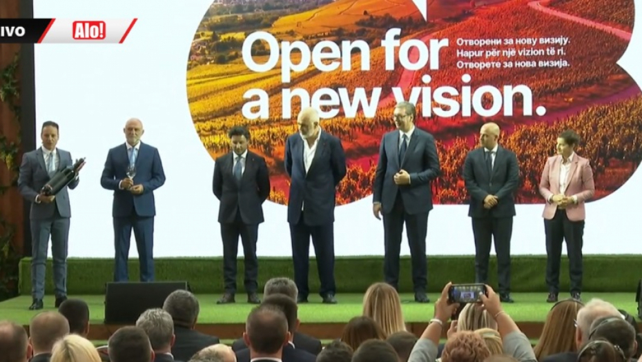 VUČIĆ PREZADOVOLJAN SAJMOM VINA "Vino se pije tamo gde se napreduje!" (VIDEO)