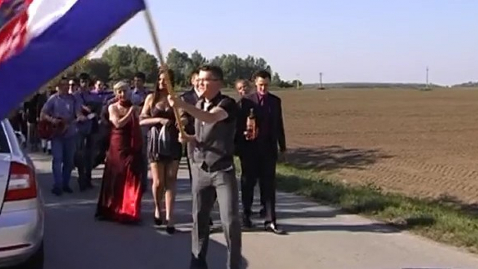 GOSTI IZ SRBIJE ZAKASNILI NA SVADBU U HRVATSKOJ Kad su stigli usledio je šok, evo kako ih je pozdravio mladoženja preko mikrofona