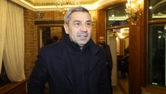 OVO JE SUPRUGA FOLK PEVAČA! U javnosti smo je videli samo jednom, zaprosio je na nesvakidašnji način i to u kafiću, a evo kako izgleda (FOTO)