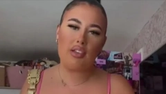 PONIZILI JE I MALTRETIRALI JER SE OVAKO OBUKLA Sada je rešila da pokaže zube, proverite da li je ovo vama pristojno