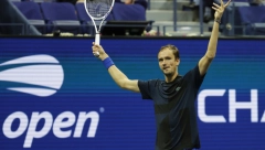 DA LI JE OVO PRETNJA NOLETU? Medvedev poslao poruku Đokoviću pred Završni masters