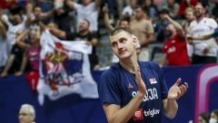 MITROGOL I NA EVROBASKETU Dok su Jokić i drugovi "gazili" Holanđane, u hali treštala pesma posvećena srpskom napadaču, navijači pali u trans (VIDEO)