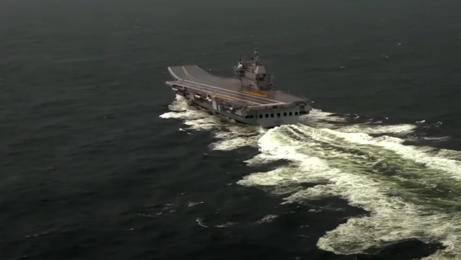 INDIJA DOBILA PRVI NOSAČ AVIONA DOMAĆE PROIZVODNJE Ima posadu od 1.600 vojnika, može da ponese 30 aviona i helikoptera (VIDEO)